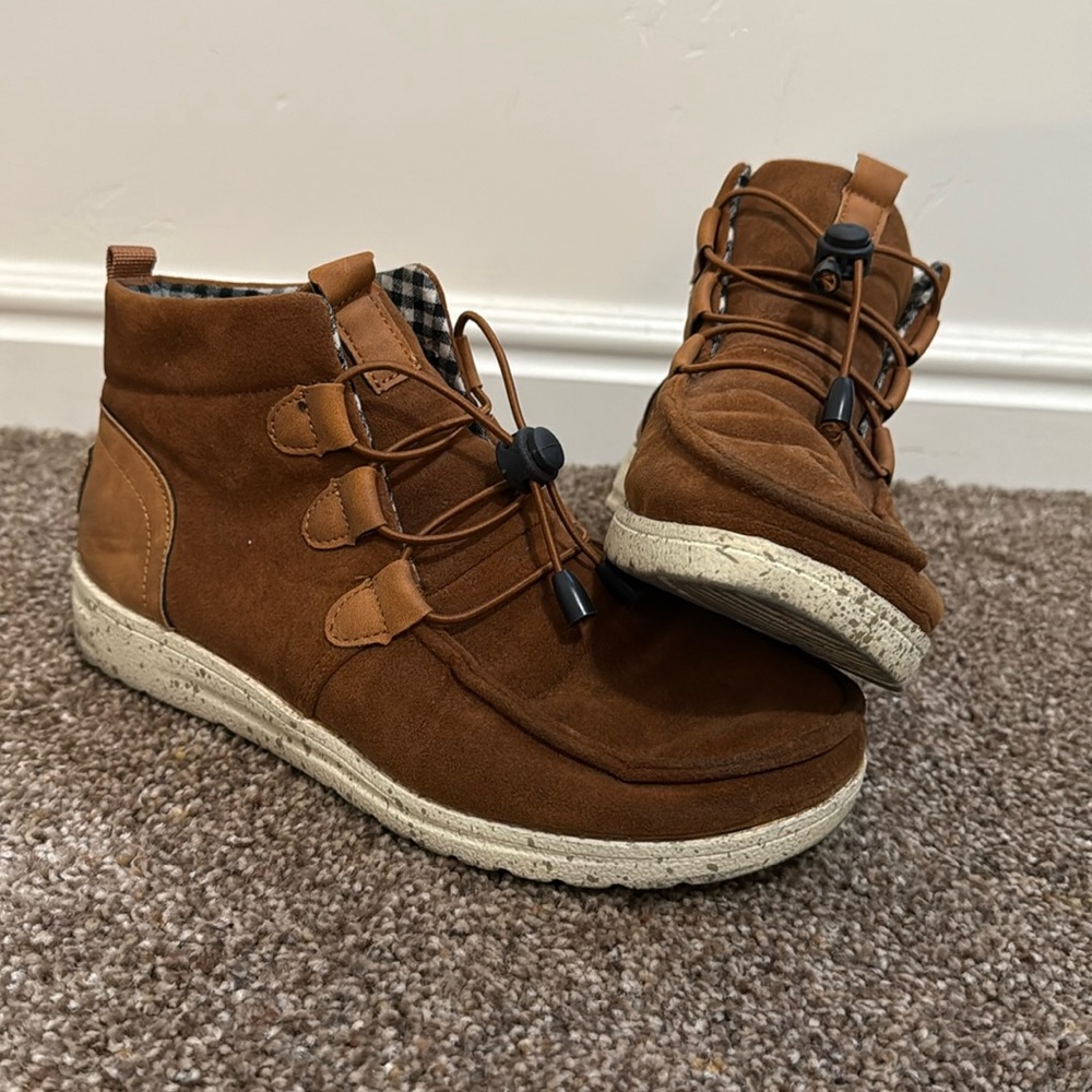 Women’s shoes